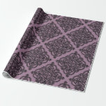 Papel De Presente Padrão de damasco vintage roxo e preto<br><div class="desc">Papel de embrulho de padrão vintage temático parisiense roxo e preto empoeirado.</div>