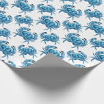 Papel De Presente Padrão de litoral clássico do caranguejo azul<br><div class="desc">Um padrão de caranguejo azul para aquele sentimento à beira-mar. Mostrado aqui com um fundo branco,  você pode mudar o plano de fundo para qualquer outra cor usando a opção "personalizá-lo". Imaginem o quão simpáticos os vossos presentes parecerão embrulhados neste encantador padrão costeiro.</div>