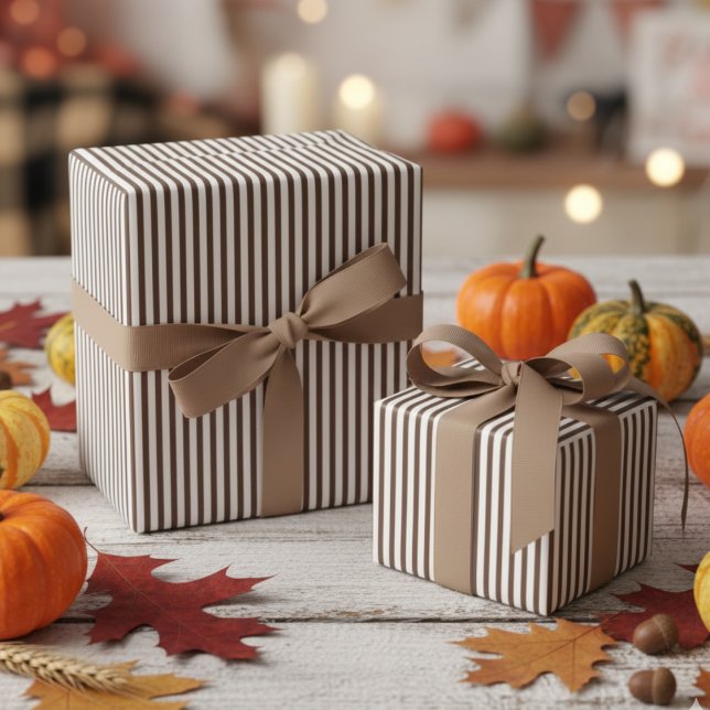 Papel De Presente Padrão de Lixo Branco e Castanho Claro (Light Brown Burgundy Wrapping Paper. Trendy Light Brown Blue & White Chic Stripes Pattern for Autumn)