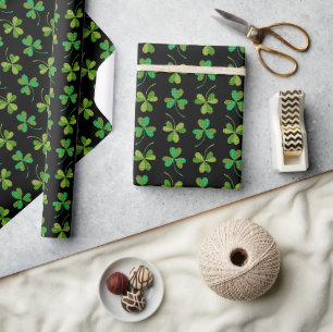 Papel De Presente Padrão de Shamrock escuro e bonito e elegante ver