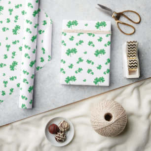 Papel De Presente Padrão de Shamrock irlandês verde gradiente