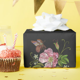 Papel De Presente Padrão do bordado floral elegante em preto