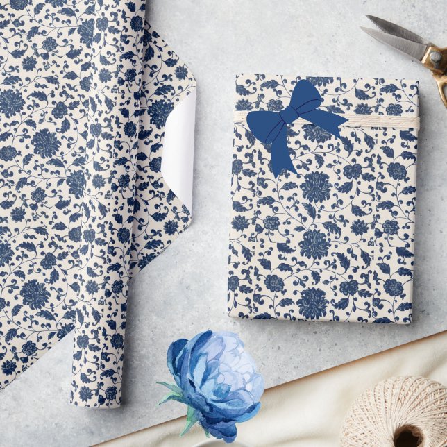 Papel De Presente Padrão Floral Azul/Cinzento Branco Inverso (Elegant blue and creamy white wrapping paper, featuring a lovely vintage floral botanical pattern!)