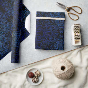 Papel De Presente Padrão floral azul elegante em preto