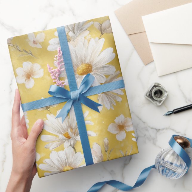 Papel De Presente Padrão Floral Branco de Margarida Amarela Suave em (Presentear)