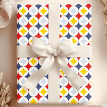 Papel De Presente Padrão Geométrico de Diamante Vermelho Amarelo e A<br><div class="desc">Adicione um toque ousado e moderno ao seu presente com este vibrante papel de embrulho geométrico. O padrão de diamante atraente em vermelho, amarelo e azul marinho cria uma sensação dinâmica e festiva, perfeita para aniversários, feriados ou qualquer ocasião especial. Feito de papel de alta qualidade, este embrulho de presente...</div>