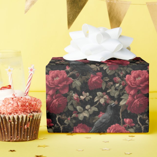 Papel De Presente Padrão Gótico com Rosas vermelhas e Corvos (Festa de aniversário)