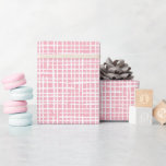 Papel De Presente Padrão Rustic Weave Modern Bonito Rosa<br><div class="desc">Este design de papel de embrulho moderno apresenta um padrão de cruz desenhado à mão em branco sobre um bonito fundo rosa...  Uma escolha maravilhosa para muitas ocasiões!</div>