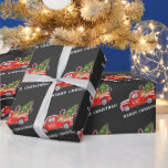 Papel De Presente Papais noeis na janela Vintage Red Christmas Truck<br><div class="desc">Esta design festiva mostra Santa Claus dentro a vitória de um caminhão de Natal vermelho que entrega uma árvore de Natal, canetas doces, pacotes e a declaração "Feliz Natal" em caracteres decorativos. O caminhão também está coberto de neve. A impressão na porta diz, "S. Serviço de Fornecimentos e Entrega do...</div>