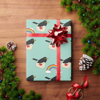 Papel De Presente Pássaro Preto Voando Acima do Arco-íris com Carta