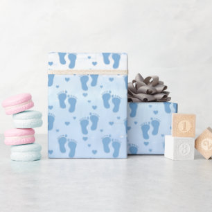 Papel De Presente Pegadas de Bebê e Corações em Design de Aquarela