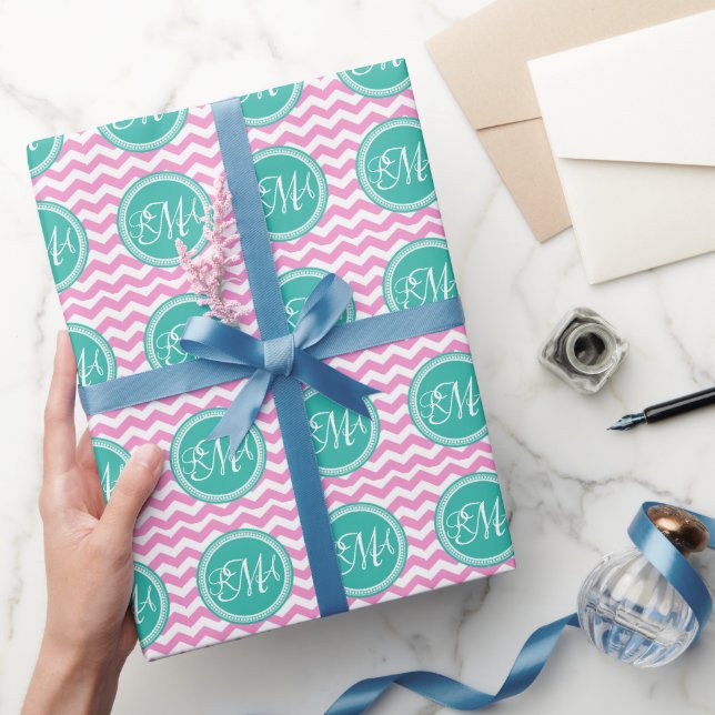 Papel De Presente Personalizado em Chevron, Rosa e Teal, com Monogra (Presentear)