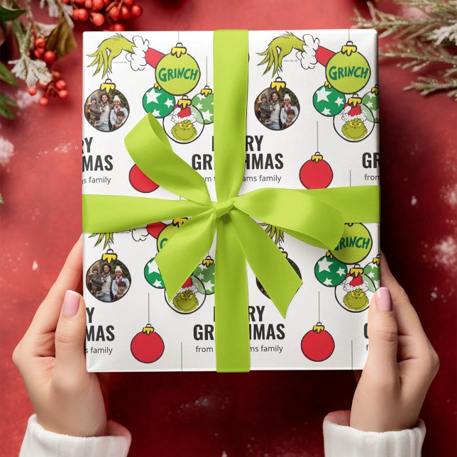 Papel De Presente Personalize Foto da Família - Grinch com Enfeites (Wrapped gift)
