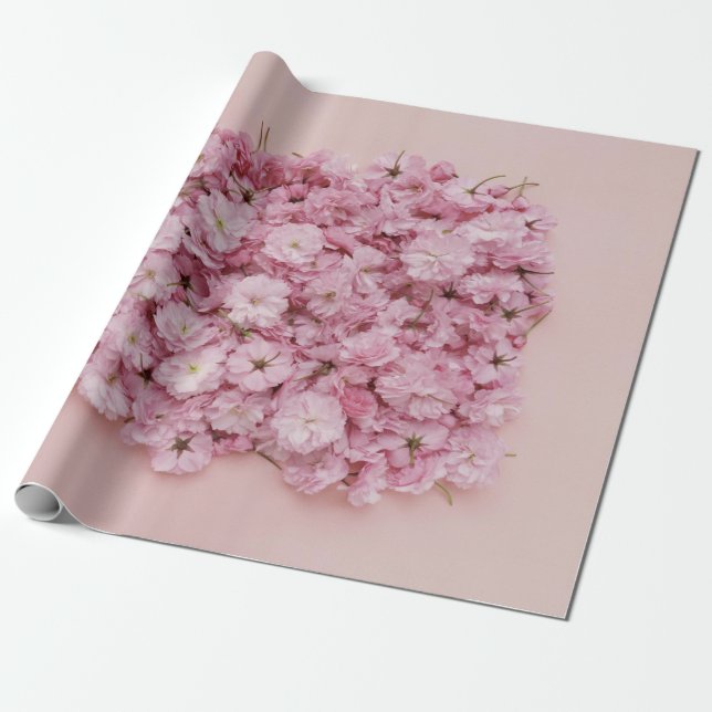 PAPEL DE PRESENTE PETAIS DE PINCO E FLOR BRANCO (Desenrolado)