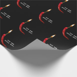 Papel De Presente Pimenta vermelha com chama de vela em preto