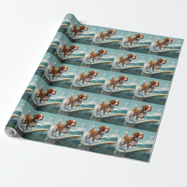 Papel De Presente Pintura de Surf na Praia do Brittany Spaniel (Desenrolado)