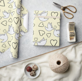 Papel De Presente Pombas de Casamento e Corações Amarelo Claro Sem C