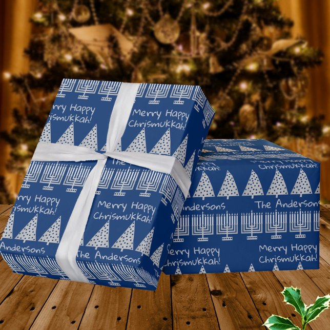 Papel De Presente Prata sobre o feriado feliz Chrismukkah na Feliz a (It's super easy to add a name into this silver tone on dark blue inter-faith design)