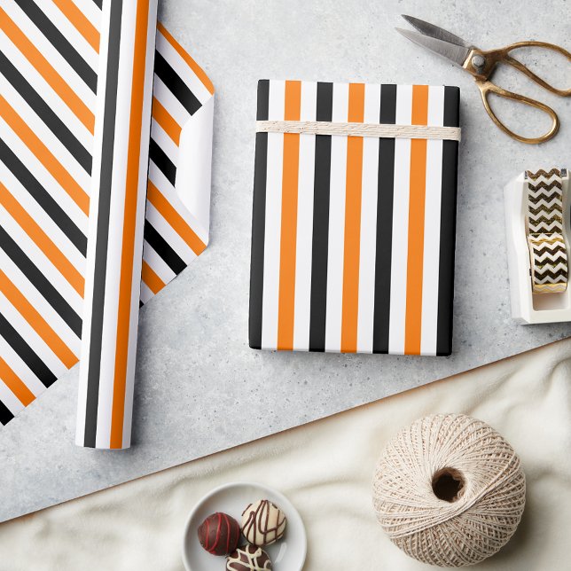 Papel De Presente Presente Padrão de Stripes Brancas Pretas Laranja  (Halloween Orange Black White Stripes Pattern Gift Wrapping Paper)
