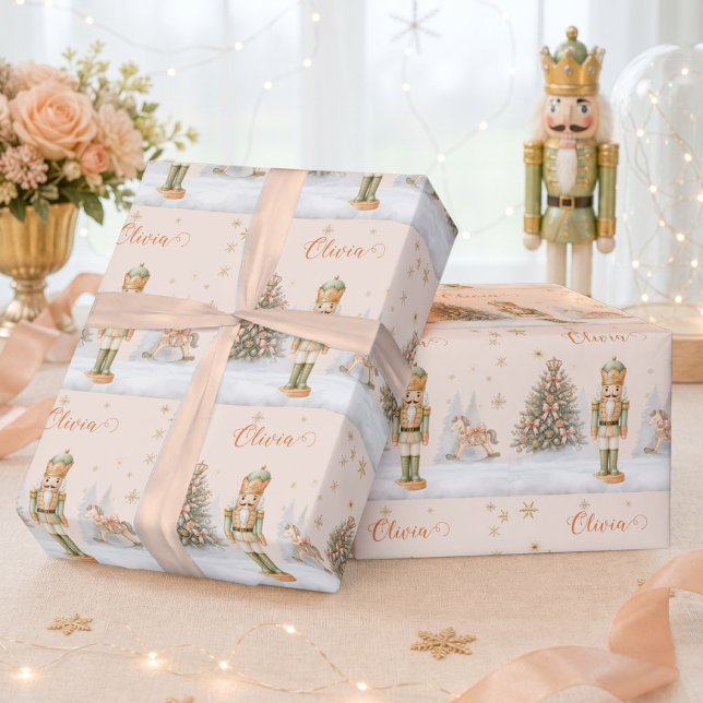 Papel De Presente Príncipe Quebra-Nozes Personalizado e Árvore de Na (Personalized Nutcracker Prince and Christmas Tree Wrapping Paper)