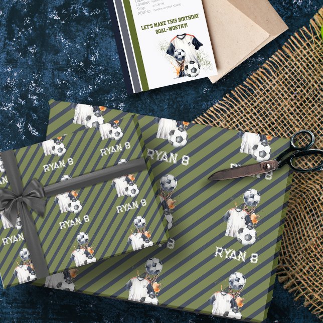 Papel De Presente Quebra de Presente Personalizável do Tema do Futeb (Green Blue Striped Soccer Birthday Party Wrapping Paper)