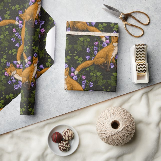 Papel De Presente Raposa, flores e marivas, verdes, laranja e viole (Artesanato)