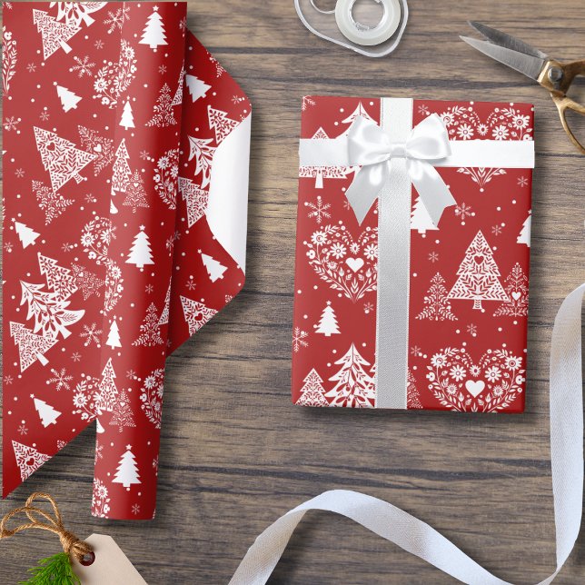 Papel De Presente Red and White Scandinavian Heart & Christmas Tree (Criador carregado)