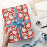 Papel De Presente Red Vintage Victorian Natal Papai Noel<br><div class="desc">Vintage Victorian Christmas wrappaper apresenta um clássico fundo vermelho com um sorridente Pai Natal vestindo um chapéu vermelho para o padrão da cabeça do Papai Noel. Também incluímos um fundo de neve para uma terra maravilhosa de inverno. Uma elegante e vitoriosa estética de Natal vitoriana para seu embrulho de Natal,...</div>