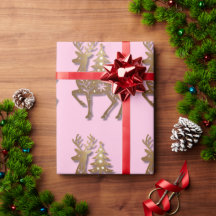 Rena de Folha de Ouro com uma Árvore de Natal 
