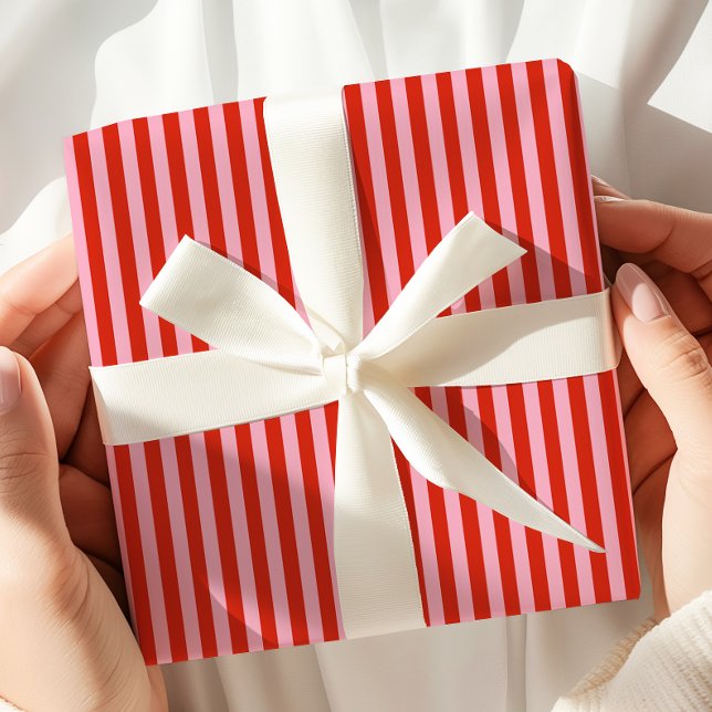 Papel De Presente Retro de faixas rosa vermelhas (Criador carregado)