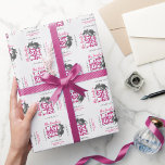 Papel De Presente Rosa A Última Viagem da Noiva<br><div class="desc">Sim, haw! É hora de celebrar uma última vez antes que esta vaqueira seja apanhada! É a última viagem da noiva antes de se estabelecer, também conhecida como uma solteira ou uma festa de galinha. Design apresenta uma vaqueira correndo em seu cavalo com texto e estrelas distantes da escrita ocidental...</div>