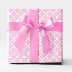 Papel De Presente Rosa Pastel e Treliça Branca em Quatrefoil