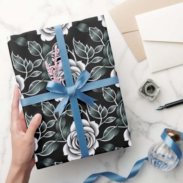 Papel De Presente Rosas Prateadas Metálicas Com Folhas Verde Escuro (Presentear)