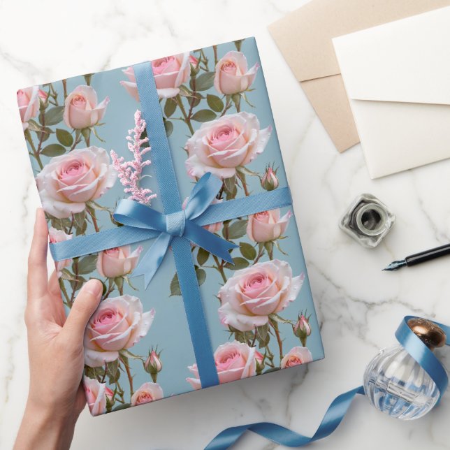 Papel De Presente Rosas Rosa Pastel Em Um Fundo Azul Céu Suave (Presentear)