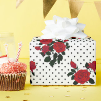 Papel De Presente Rosas vermelhas sobre um fundo de bolinhas.
