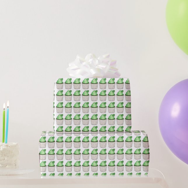 Papel De Presente Rua de Cupcake verde Shamrock Clover. Dia de Patri (Presentes para festas)