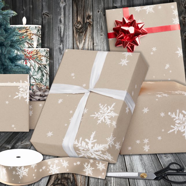 Papel De Presente Rustic Kraft Winter White Flocos de neve brilhante (Rustic Kraft Winter White Snowflakes Wrapping in 6 and 15 foot long 30 Inch Width Rolls
)
