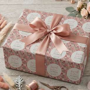 Papel De Presente Rústico rosa floral em tom bege dourado rosa para 