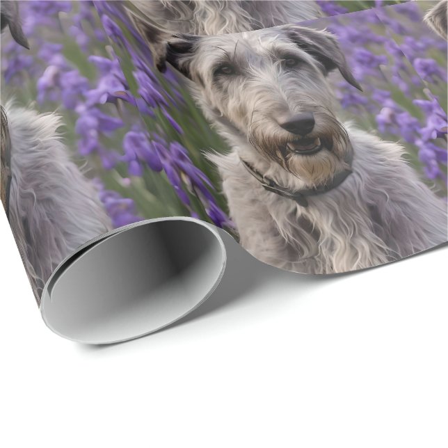 Papel De Presente Serene Majestade: Wolfhound Sentado em uma Íris Ro (Ponta do rolo)