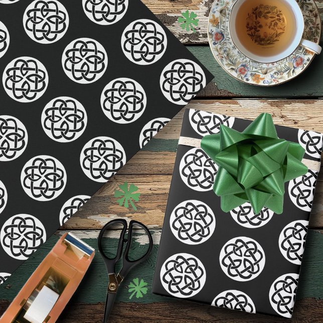 Papel De Presente Símbolo de Círculo de Entrelaçamento Celta Preto e (Criador carregado)
