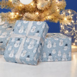 Papel De Presente Snowmen Snowflakes Blue Modern Christmas<br><div class="desc">Dê aos seus presentes de Natal um toque festivo e gelado com este charmoso papel de embrulho de Natal de cinza azul. O fundo macio e elegante cria uma canvas de vinho para o padrão brincalhão de homens de neve vestidos de adoráveis chapéus e cachecóis. Cada boneco de neve traz...</div>