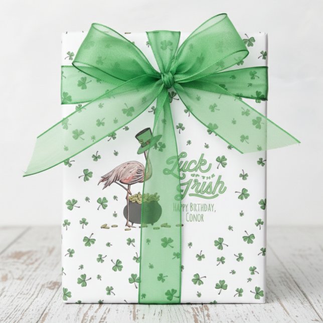 Papel De Presente Sorte do Trevo de Flamingo Irlandês (Luck of the Irish Lucky Green Shamrock Wrapping Paper for March or St Patrick's Day Birthday Party)