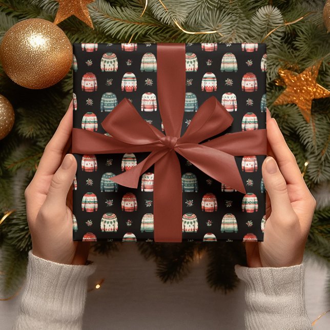 Papel De Presente Suéter de Natal Feio | Holly e Berries Pattern (Ugly Christmas Sweater Holly and Berries Pattern Wrapping Paper)