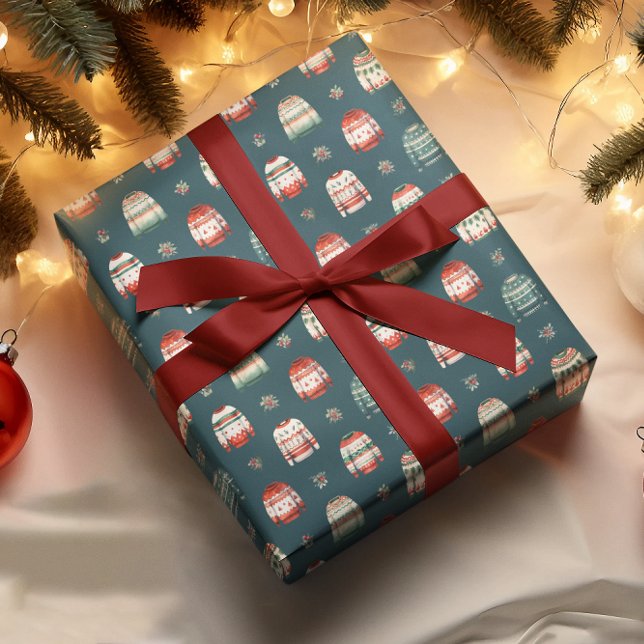 Papel De Presente Suéter de Natal Feio | Holly e Berries Pattern (Ugly Christmas Sweater Holly and Berries Pattern Dark Teal Green Wrapping Paper)