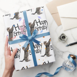 Papel De Presente Tabby Cat com Texto de Aniversário e Confetti