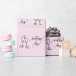Papel De Presente Taças de Champanhe Elegantes Dia do Casamento Rosa<br><div class="desc">"Taças de Champanhe Elegantes Dia do Casamento Rosa Sem Costura Papel de Embrulho" combina a elegância das taças de champanhe com o texto "Dia do Casamento",  tornando-o o embrulho perfeito para presentes de casamento ou presentes de noivado.</div>