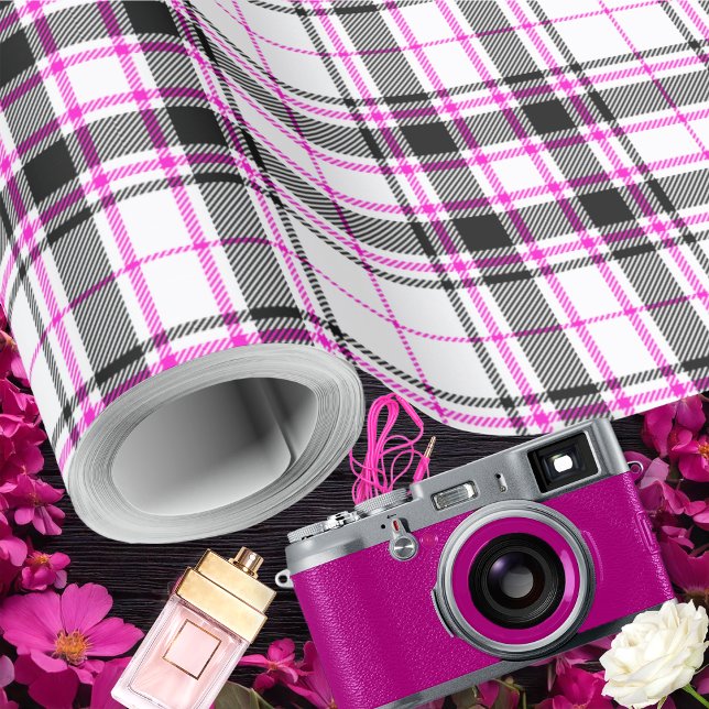 Papel De Presente Tartan - Rosa Branco-Preto-Quente (Tartan - White-Black-Hot Pink Wrapping Paper by Leapfroglisics Shop)