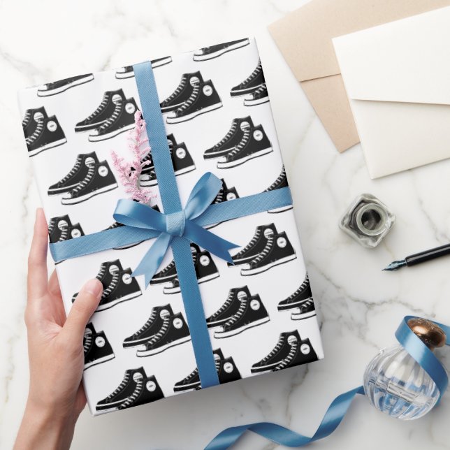 Papel De Presente Tênis Preto sobre Branco (Presentear)