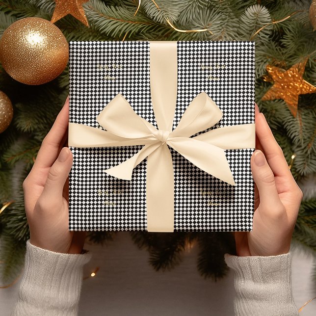 Papel De Presente Texto Dourado Preto e Branco Verificado Personaliz (Black and White Checkered Custom Faux Gold Text Wrapping Paper)