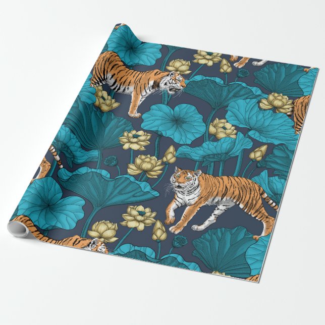 Papel De Presente Tigres no lago de lótus amarelo (Desenrolado)